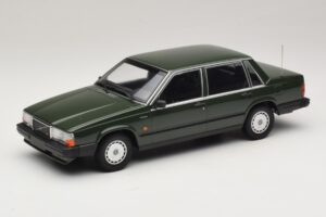 Volvo 740 GL Dunkelgrün Minichamps 1:18 155171702 Metall