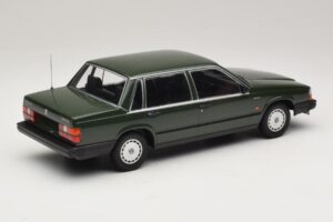 Volvo 740 GL Dunkelgrün Minichamps 1:18 155171702 Metall — Bild 2 von 6