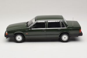 Volvo 740 GL Dunkelgrün Minichamps 1:18 155171702 Metall — Bild 3 von 6