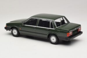 Volvo 740 GL Dunkelgrün Minichamps 1:18 155171702 Metall — Bild 5 von 6