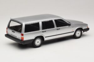Volvo 740 GL Kombi Silber Minichamps 1:18 155171770 Metall — Bild 2 von 6
