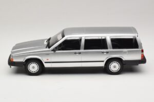 Volvo 740 GL Kombi Silber Minichamps 1:18 155171770 Metall — Bild 3 von 6