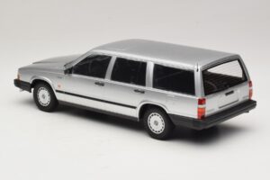 Volvo 740 GL Kombi Silber Minichamps 1:18 155171770 Metall — Bild 5 von 6