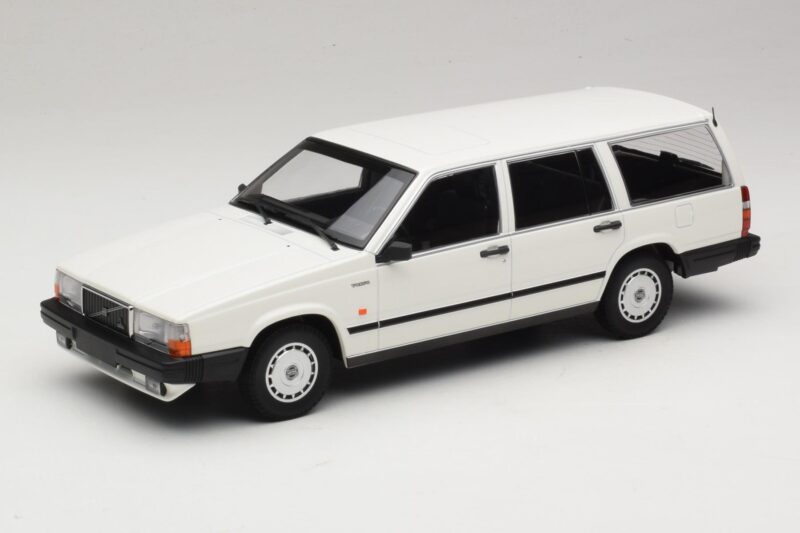 Volvo 740 GL Kombi Weiß Minichamps 1:18 155171772 Metall