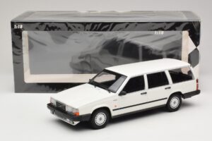 Volvo 740 GL Kombi Weiß Minichamps 1:18 155171772 Metall — Bild 6 von 6