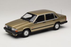 Volvo 740 GL Gold Minichamps 1:18 155171700 Metall