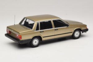 Volvo 740 GL Gold Minichamps 1:18 155171700 Metall — Bild 2 von 6