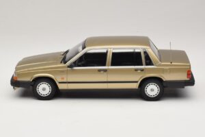 Volvo 740 GL Gold Minichamps 1:18 155171700 Metall — Bild 3 von 6