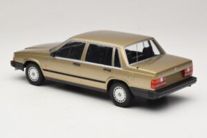 Volvo 740 GL Gold Minichamps 1:18 155171700 Metall — Bild 5 von 6