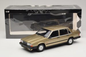 Volvo 740 GL Gold Minichamps 1:18 155171700 Metall — Bild 6 von 6