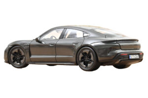 Porsche Taycan Turbo S Slate Grey Neo Norev 1:18 187654 Metall — Bild 3 von 5