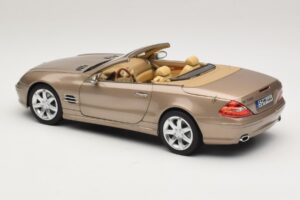 Mercedes SL500 R230 Travertine Beige Norev 1:18 183843 Metall — Bild 8 von 9