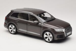 Audi Q7 4M Argus Brown Minichamps 1:18 5011407615 Metall — Bild 6 von 8