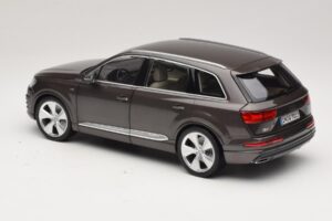 Audi Q7 4M Argus Brown Minichamps 1:18 5011407615 Metall — Bild 7 von 8