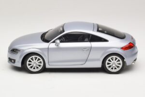 Audi TT 8N Silverblue Metallic Minichamps 1:18 100015020 Metall — Bild 4 von 8