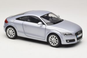 Audi TT 8N Silverblue Metallic Minichamps 1:18 100015020 Metall — Bild 6 von 8