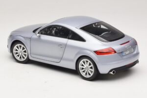 Audi TT 8N Silverblue Metallic Minichamps 1:18 100015020 Metall — Bild 7 von 8