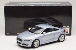 Audi TT 8N Silverblue Metallic Minichamps 1:18 100015020 Metall — Bild 8 von 8