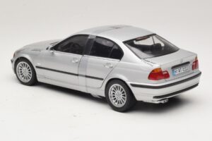 BMW 3-Series E46 6-Cylinder Silber UT Models 1:18 20512 Metall — Bild 5 von 6