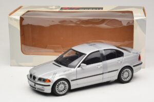 BMW 3-Series E46 6-Cylinder Silber UT Models 1:18 20512 Metall — Bild 6 von 6