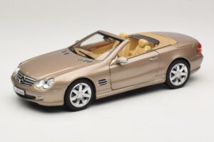 Mercedes SL500 R230 Travertine Beige Norev 1:18 Mercedes SL500 R230 Travertine Beige Norev 1:18 183843 Metall