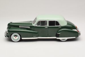 Cadillac Fleetwood Series 60 Special Grün MCG 1:18 MCG18657 Metall — Bild 3 von 6