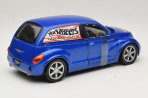 Chrysler PT Cruiser Lieferwagen Blau Hot Wheels 1:18 29616 Metall — Bild 2 von 7