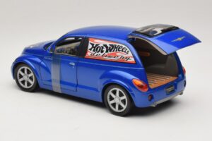 Chrysler PT Cruiser Lieferwagen Blau Hot Wheels 1:18 29616 Metall — Bild 4 von 7