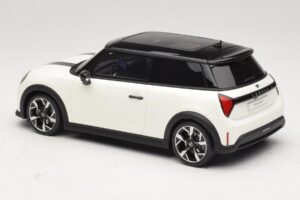 Mini Cooper S F66 Nanuq White Metallic Otto 1:18 OT1245 Resin — Bild 5 von 6