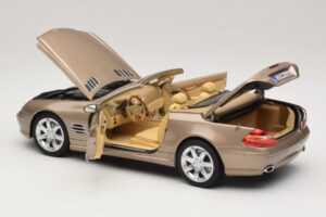Mercedes SL500 R230 Travertine Beige Norev 1:18 183843 Metall — Bild 6 von 9