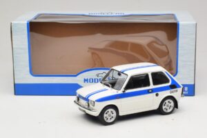 Fiat 126 Castrol Livery Weiß Blau MCG 1:18 MCG18666 Metall — Bild 6 von 6