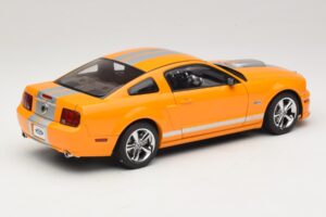 Ford Mustang GT S197 Grabber Orange Metallic AUTOart 1:18 73117-A1 Metall — Bild 3 von 8