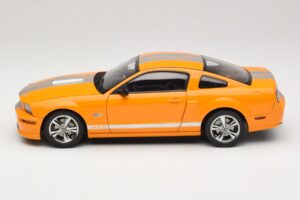 Ford Mustang GT S197 Grabber Orange Metallic AUTOart 1:18 73117-A1 Metall — Bild 4 von 8