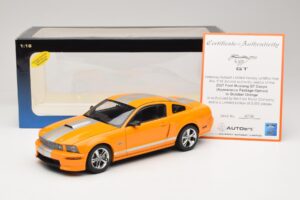 Ford Mustang GT S197 Grabber Orange Metallic AUTOart 1:18 73117-A1 Metall — Bild 8 von 8