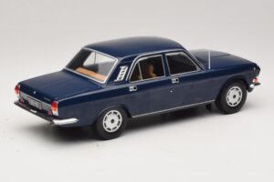 GAZ Volga GAZ-24-10 Dunkelblau MCG 1:18 MCG18014 Metall — Bild 2 von 6
