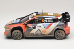 Hyundai i20 N Rally1 #8 O. Tanak / M. Jarveoja Safari Rally Kenya 2025 IXO 1:18 18RMC247A Metall — Bild 3 von 6