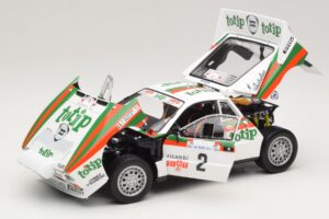 Lancia 037 #2 A. Bettega / M. Perissinot Rally San Marino 1984 Kyosho 1:18 08306F Metall — Bild 2 von 8