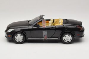 Lexus SC430 Cabriolet Schwarz Motormax 1:18 73119 Metall — Bild 3 von 6