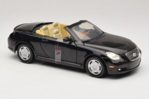Lexus SC430 Cabriolet Schwarz Motormax 1:18 73119 Metall — Bild 4 von 6