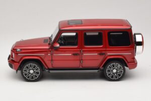Mercedes G-Class W465 Hyacinth Red Norev 1:18 183037 Metall — Bild 3 von 6