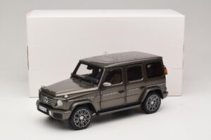 Mercedes G-Class W465 Indium Grey Norev 1:18 183036 Metall — Bild 6 von 6