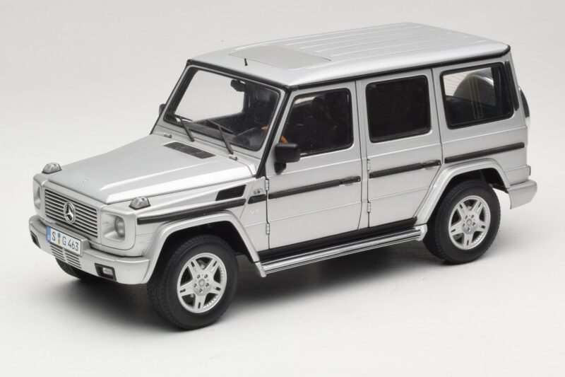 Mercedes G500 W463 LWB Händler Edition Silber AUTOart 1:18 B66962142 Metall