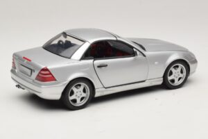 Mercedes SLK230 R170 AMG Roadster Silber UT Models 1:18 26152 Metall — Bild 3 von 8
