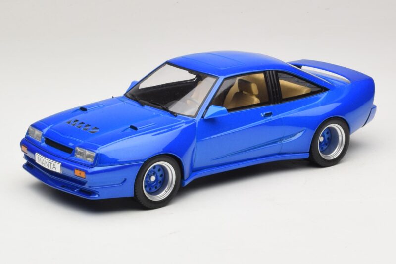 Opel Manta B Blau Metallic MCG 1:18 MCG18258 Metall