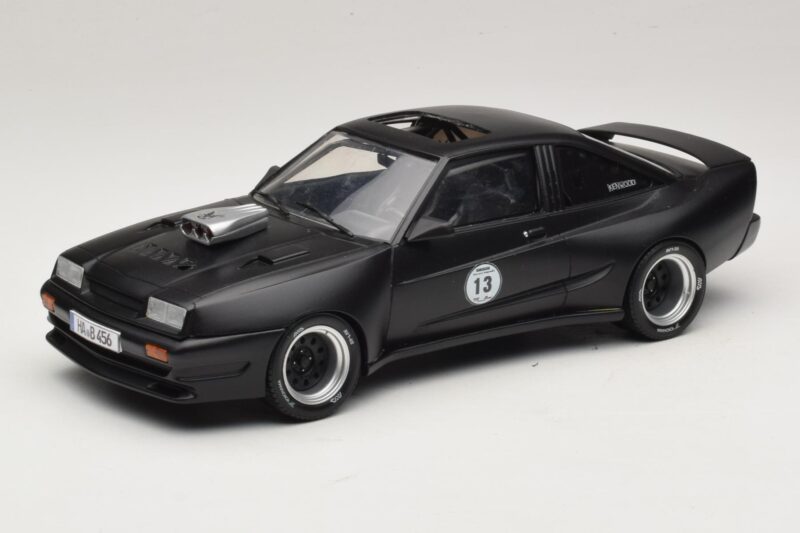 Opel Manta B Custom Mattschwarz Kenwood MCG 1:18 MCG18095 Metall