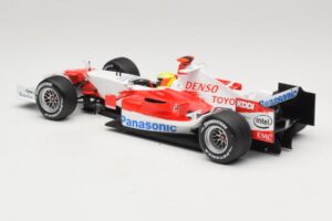 Panasonic Toyota Racing TF106 #12 R. Schumacher Presentation 2006 Minichamps 1:18 AM59553G Metall — Bild 5 von 6