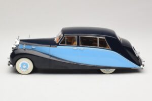 Rolls-Royce Silver Wraith Empress by Hooper Schwarz & Dunkelblau MCG 1:18 MCG18051 Metall — Bild 3 von 6