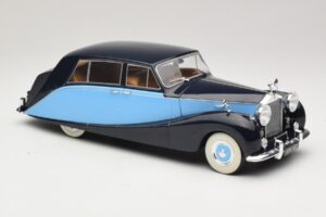 Rolls-Royce Silver Wraith Empress by Hooper Schwarz & Dunkelblau MCG 1:18 MCG18051 Metall — Bild 4 von 6