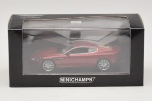 Aston Martin DB9 Rot Metallic Minichamps 1:43 400137340 Metall — Bild 4 von 4