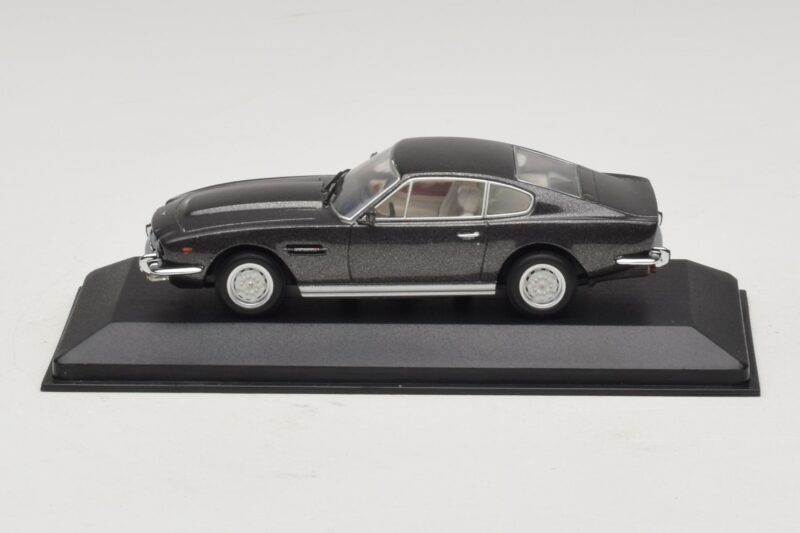 Aston Martin DBS On Her Majesty's Secret Service Ersatzverpackung Minichamps 1:43 436137600-R1 Metall